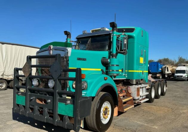 **Wrecking** 2014 Kenworth C509 - Image 10