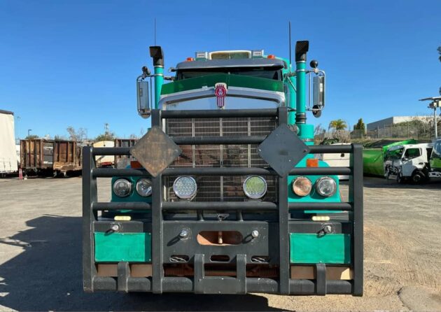 **Wrecking** 2014 Kenworth C509
