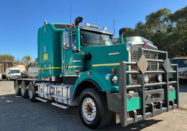 **Wrecking** 2014 Kenworth C509 - Image 2