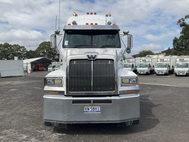 **Wrecking** 2018 Western Star 5800SS Constellation - Image 33