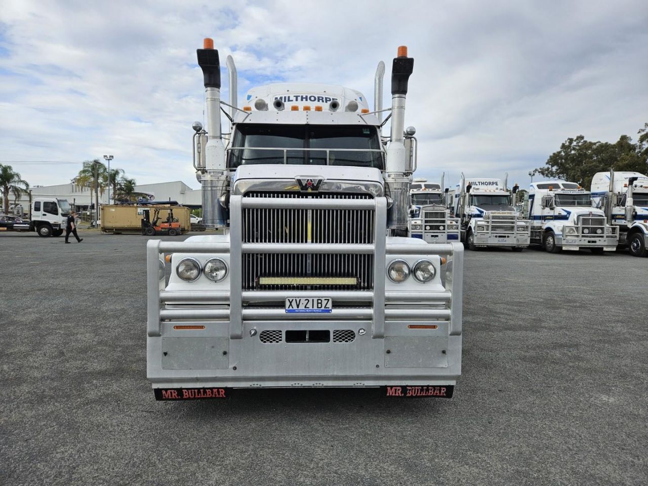 **Wrecking** 2018 Western Star 4964 FXT Constellation - Image 42