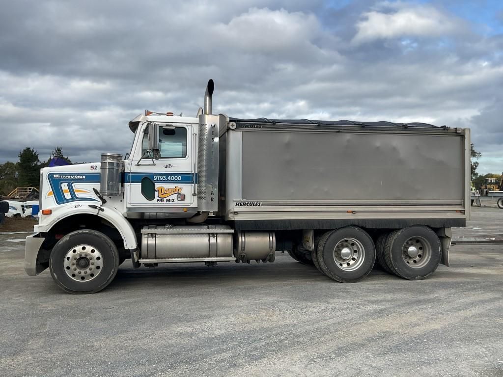 **Wrecking** 2010 Western Star 4800 Fx - Image 23