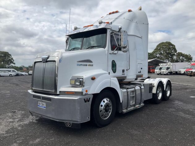 **Wrecking** 2018 Western Star 5800SS Constellation - Image 32