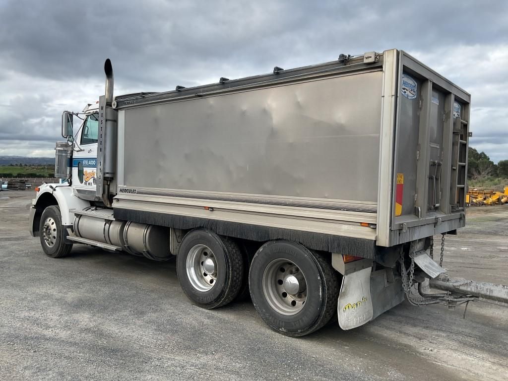 **Wrecking** 2010 Western Star 4800 Fx - Image 21