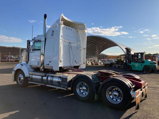 **Wrecking** 2017 Western Star 4864FXB - Image 35