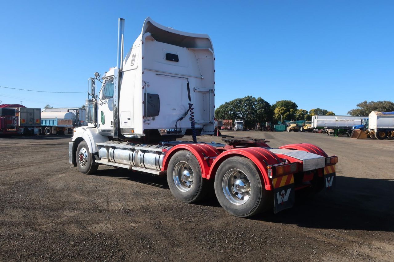 **Wrecking** 2018 Western Star 4800 Series 4800 FXB - Image 12