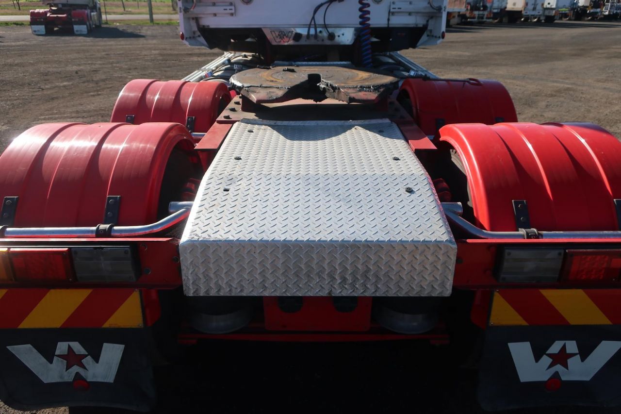 **Wrecking** 2018 Western Star 4800 Series 4800 FXB - Image 11