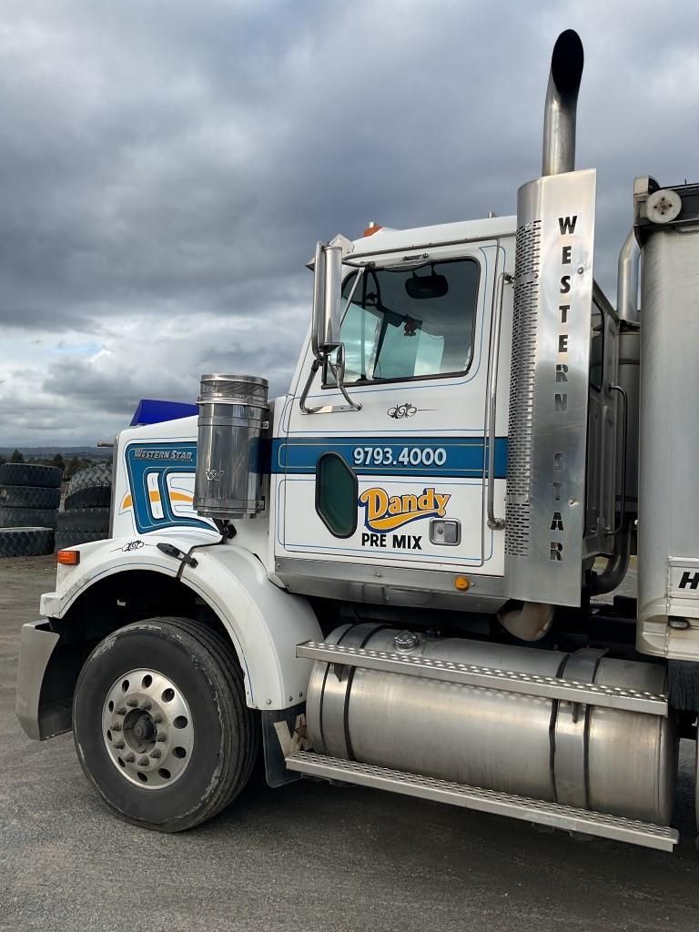 **Wrecking** 2010 Western Star 4800 Fx - Image 17