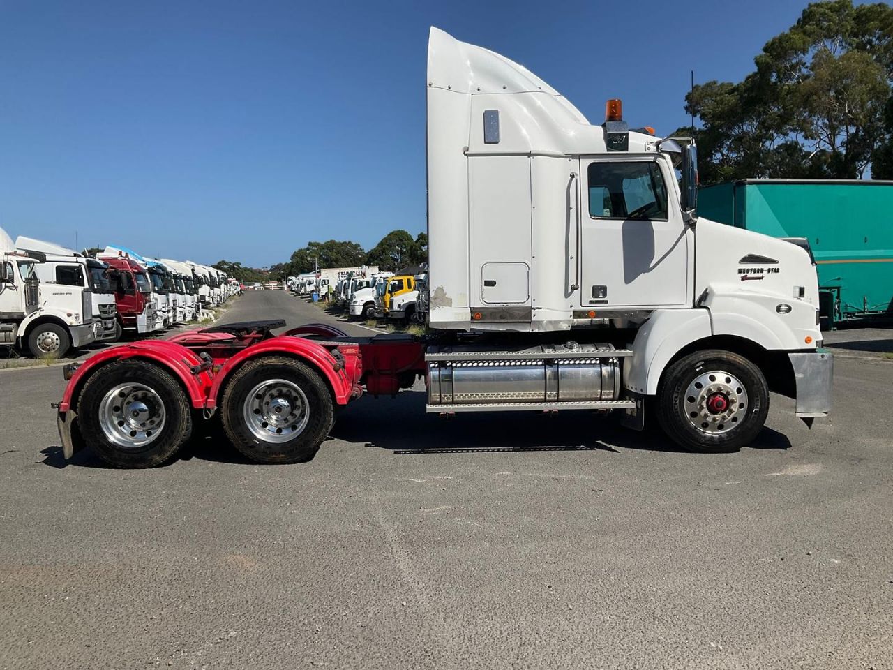 **Wrecking** 2018 Western Star 5864SS - Image 31