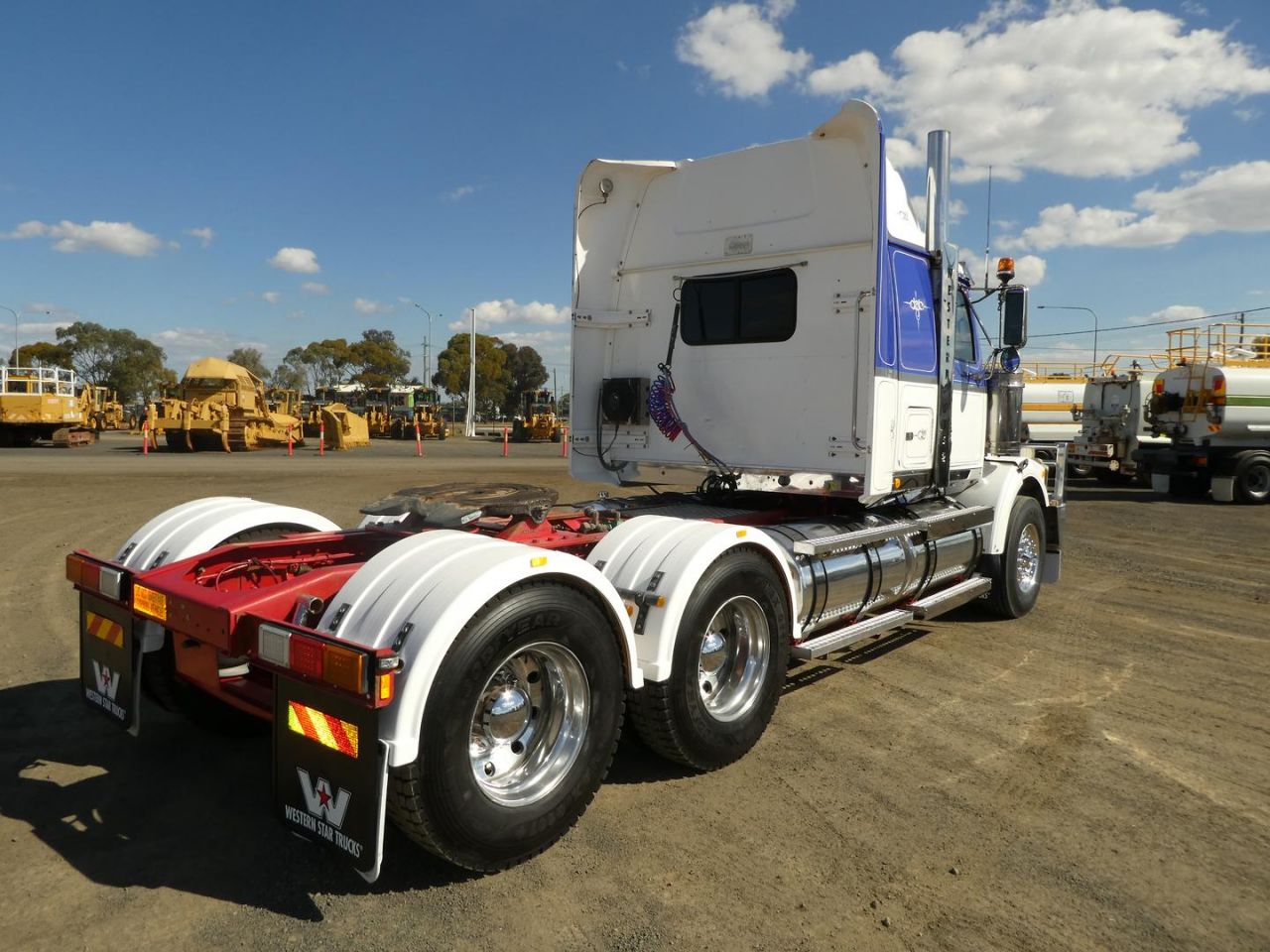 **Wrecking** 2007 Western Star 4800FX PRIME MOVER - Image 24