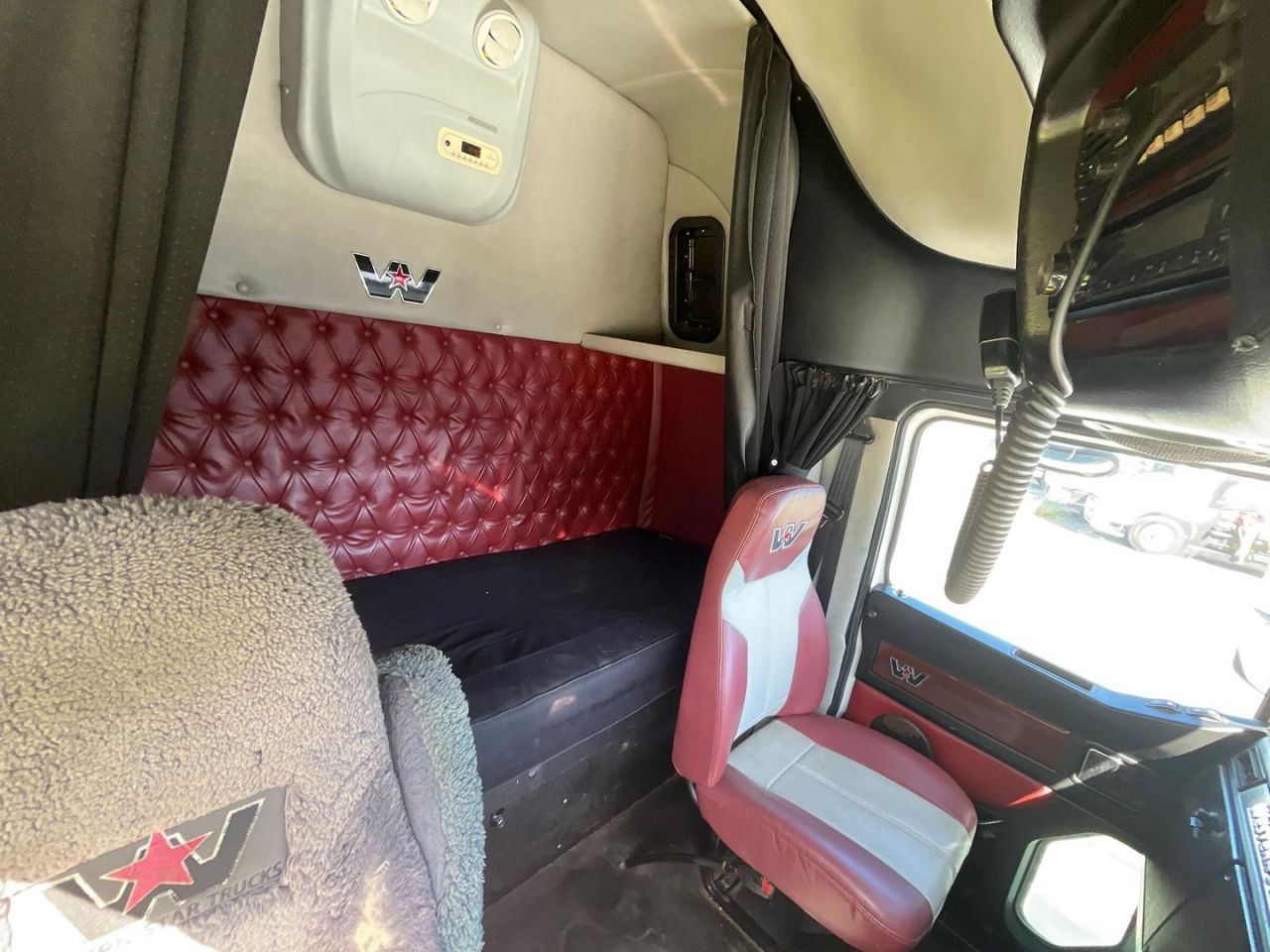 **Wrecking** 2018 Western Star 5864SS - Image 28