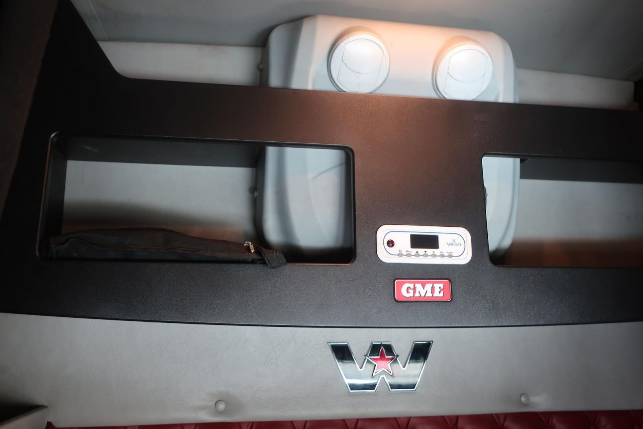 **Wrecking** 2018 Western Star 4800 Series 4800 FXB - Image 7