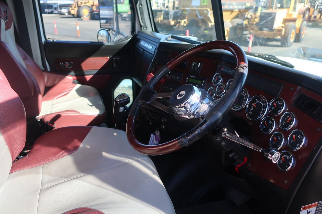 **Wrecking** 2018 Western Star 4800 Series 4800 FXB - Image 5