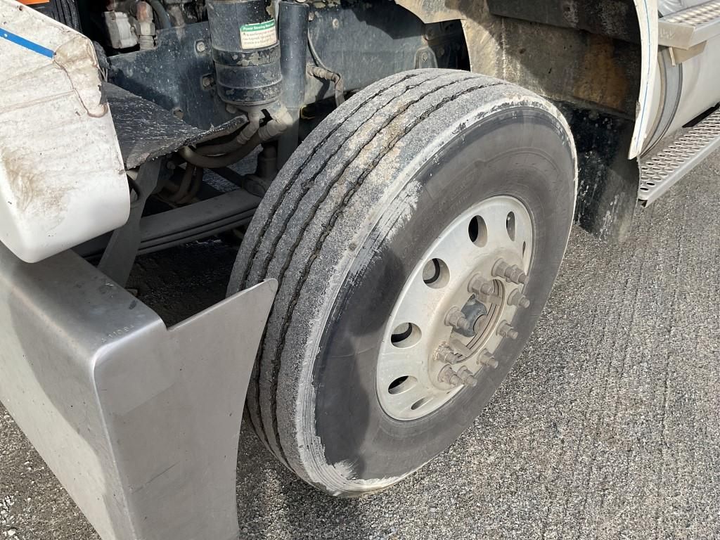 **Wrecking** 2010 Western Star 4800 Fx - Image 11