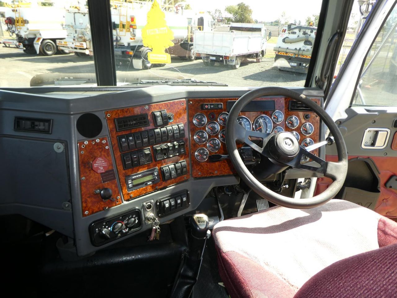 **Wrecking** 2007 Western Star 4800FX PRIME MOVER - Image 19