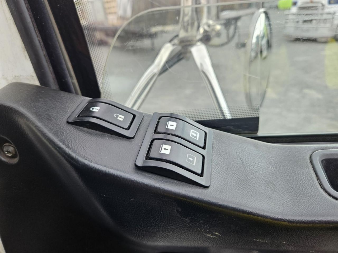 **Wrecking** 2018 Western Star 4964 FXT Constellation - Image 27