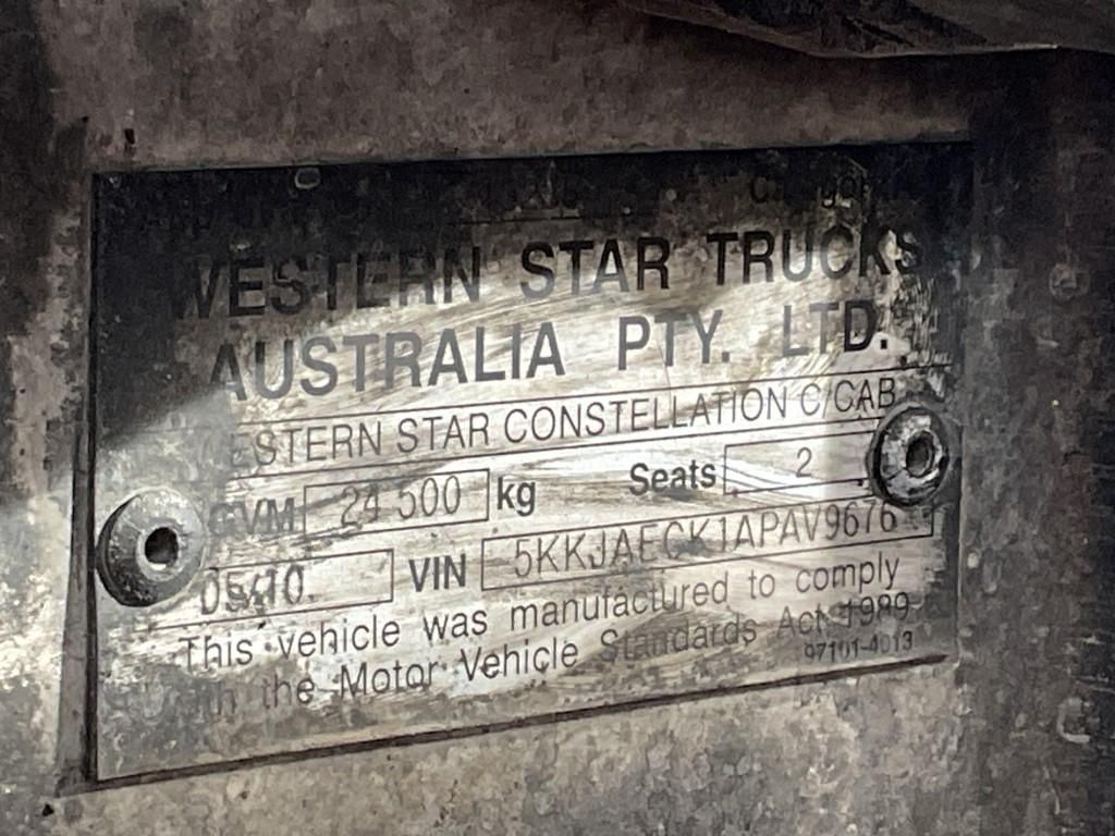 **Wrecking** 2010 Western Star 4800 Fx - Image 2