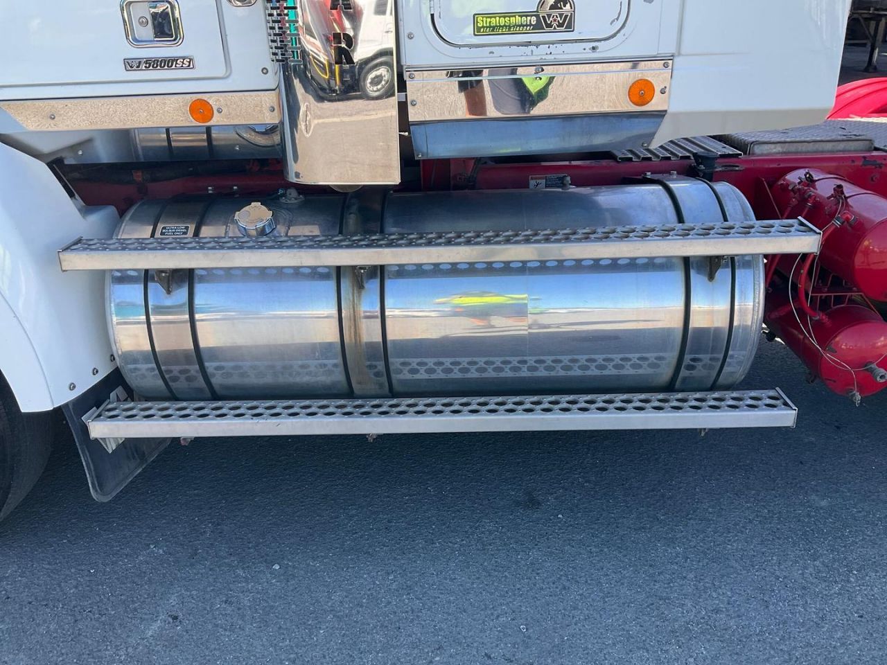 **Wrecking** 2018 Western Star 5864SS - Image 9