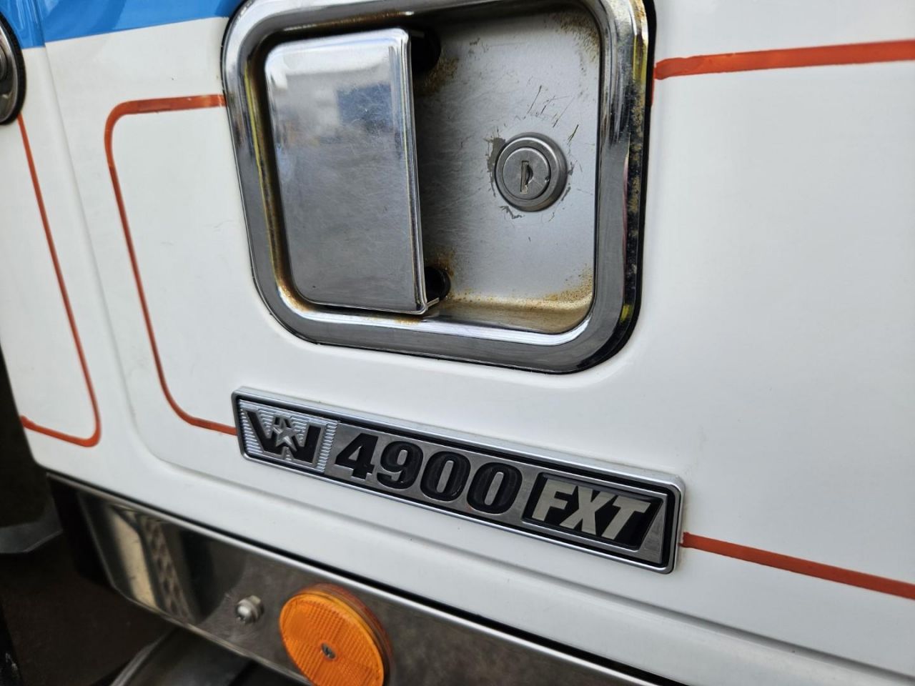 **Wrecking** 2018 Western Star 4964 FXT Constellation - Image 15