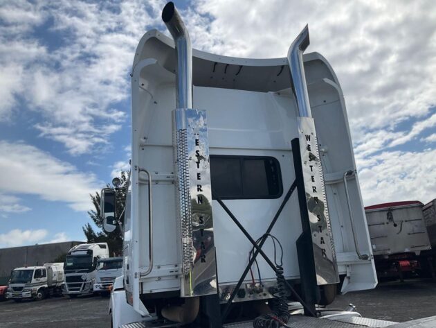 **Wrecking** 2018 Western Star 5800SS Constellation - Image 6