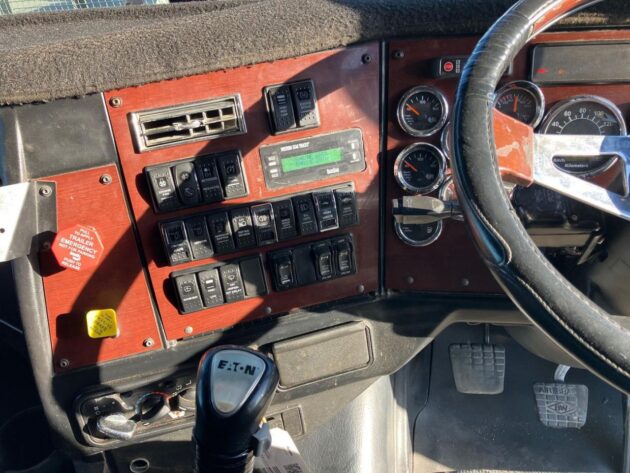 **Wrecking** 2017 Western Star 4864FXB - Image 7