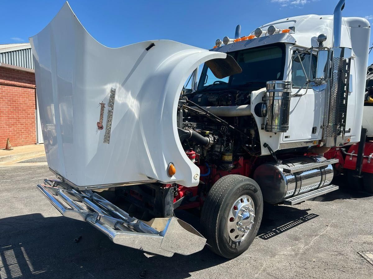 **Wrecking** 2013 Western Star 4900EX Constellation - Image 5