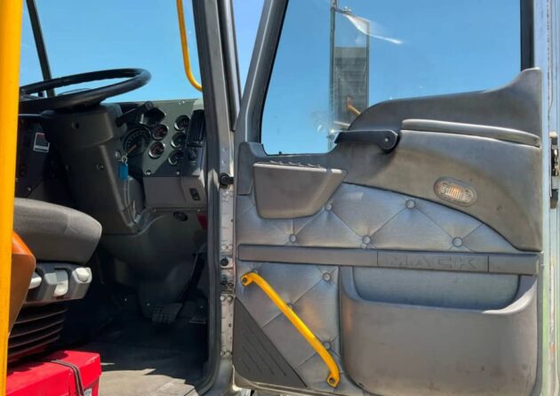 **Wrecking** 2018 Mack Granite - Image 16