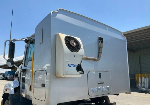 **Wrecking** 2018 Mack Granite - Image 19