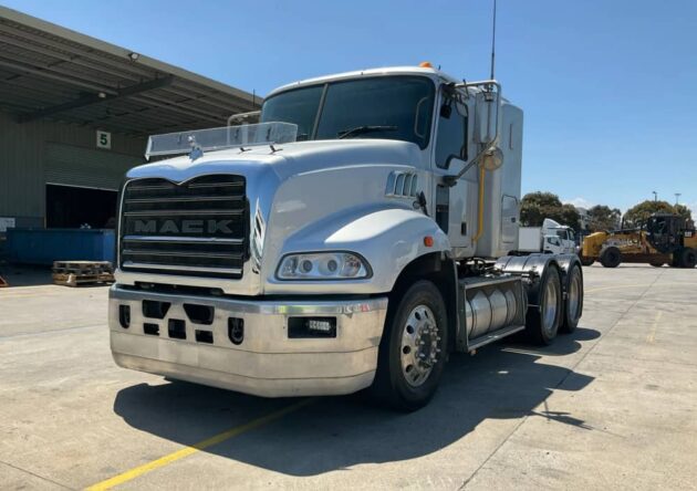 **Wrecking** 2018 Mack Granite - Image 34
