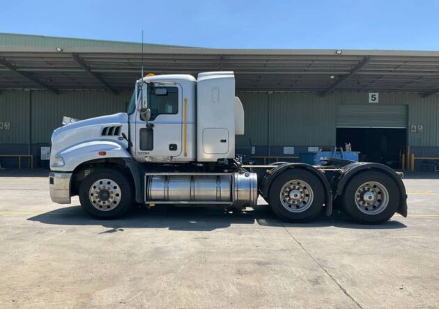 **Wrecking** 2018 Mack Granite - Image 35