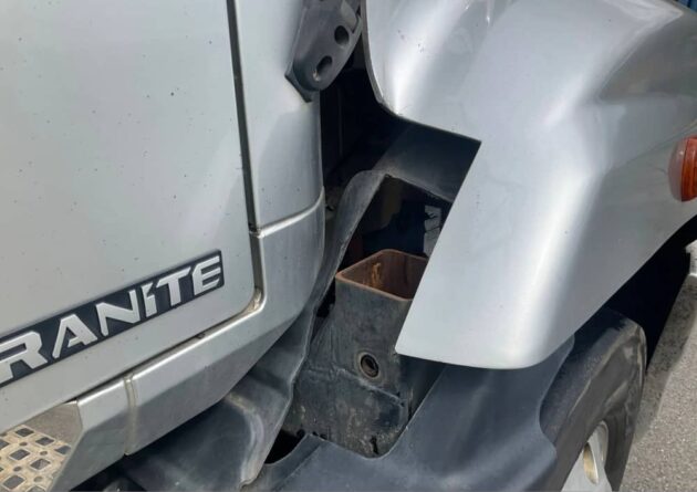 **Wrecking** 2017 Mack Granite - Image 11