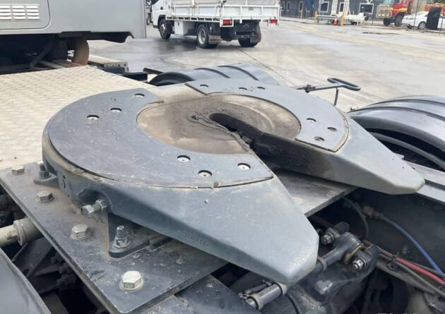 **Wrecking** 2017 Mack Granite - Image 19