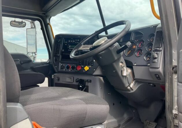 **Wrecking** 2017 Mack Granite - Image 21