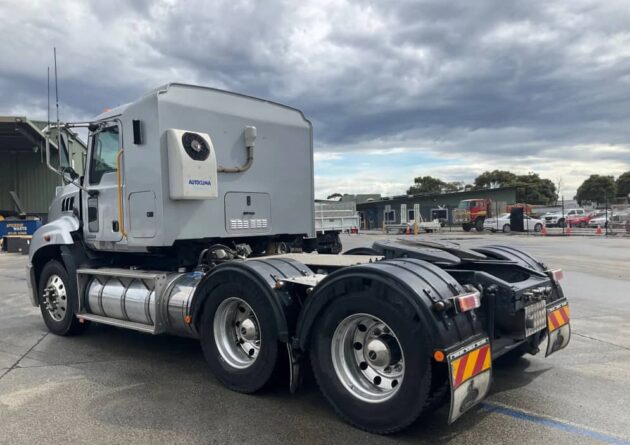 **Wrecking** 2017 Mack Granite - Image 30