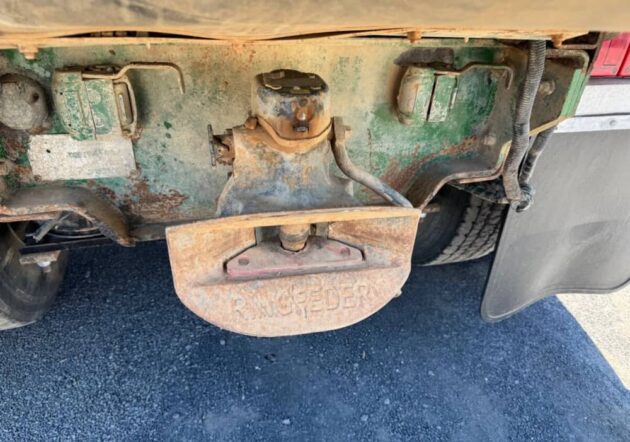 **Wrecking** 2005 Mack CH - Image 22