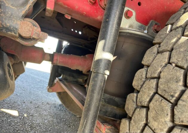 **Wrecking** 2004 Mack ML - Image 24
