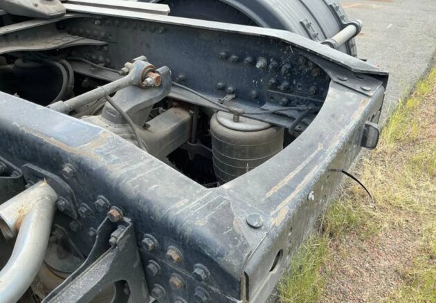 **Wrecking** 2011 Mack CMMT - Image 5