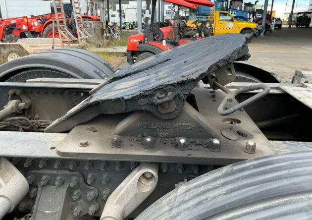 **Wrecking** 2011 Mack CMMT - Image 15