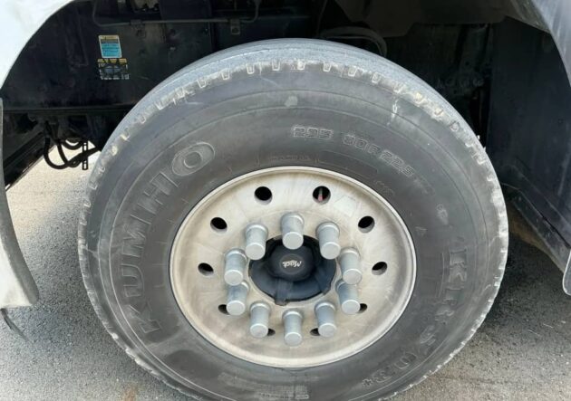 **Wrecking** 2011 Mack CMMT - Image 19