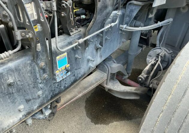 **Wrecking** 2011 Mack CMMT - Image 20