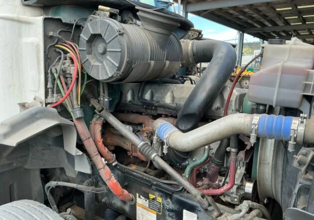 **Wrecking** 2011 Mack CMMT - Image 21