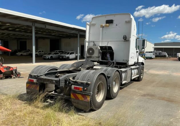 **Wrecking** 2011 Mack CMMT - Image 38