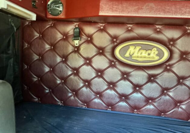 **Wrecking** 2011 Mack CMMT - Image 41