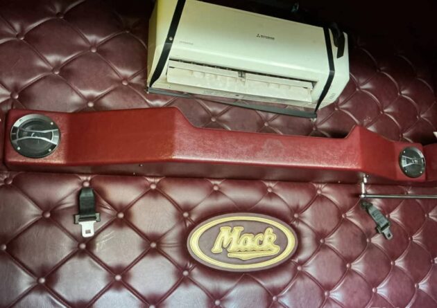 **Wrecking** 2011 Mack CMMT - Image 46