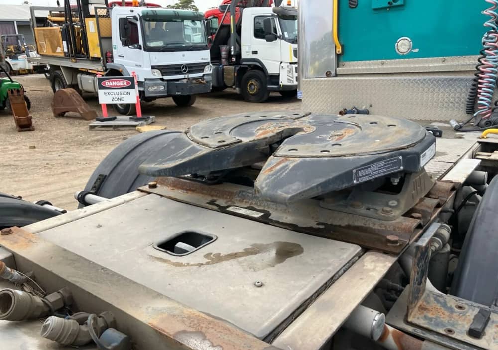 **Wrecking** 2019 Freightliner Coronado 114 - Image 10