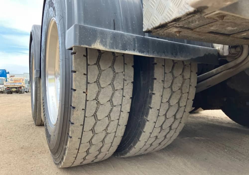 **Wrecking** 2019 Freightliner Coronado 114 - Image 11
