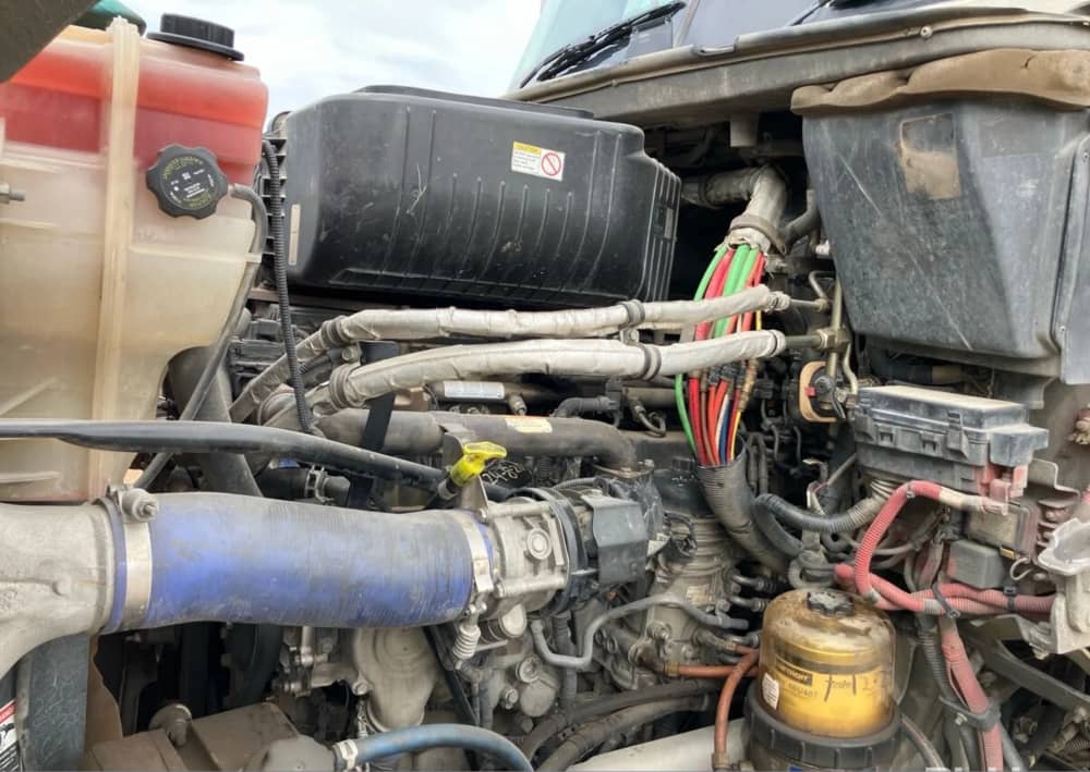 **Wrecking** 2019 Freightliner Coronado 114 - Image 14