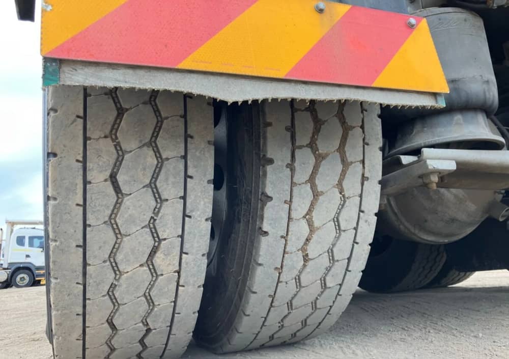 **Wrecking** 2019 Freightliner Coronado 114 - Image 15