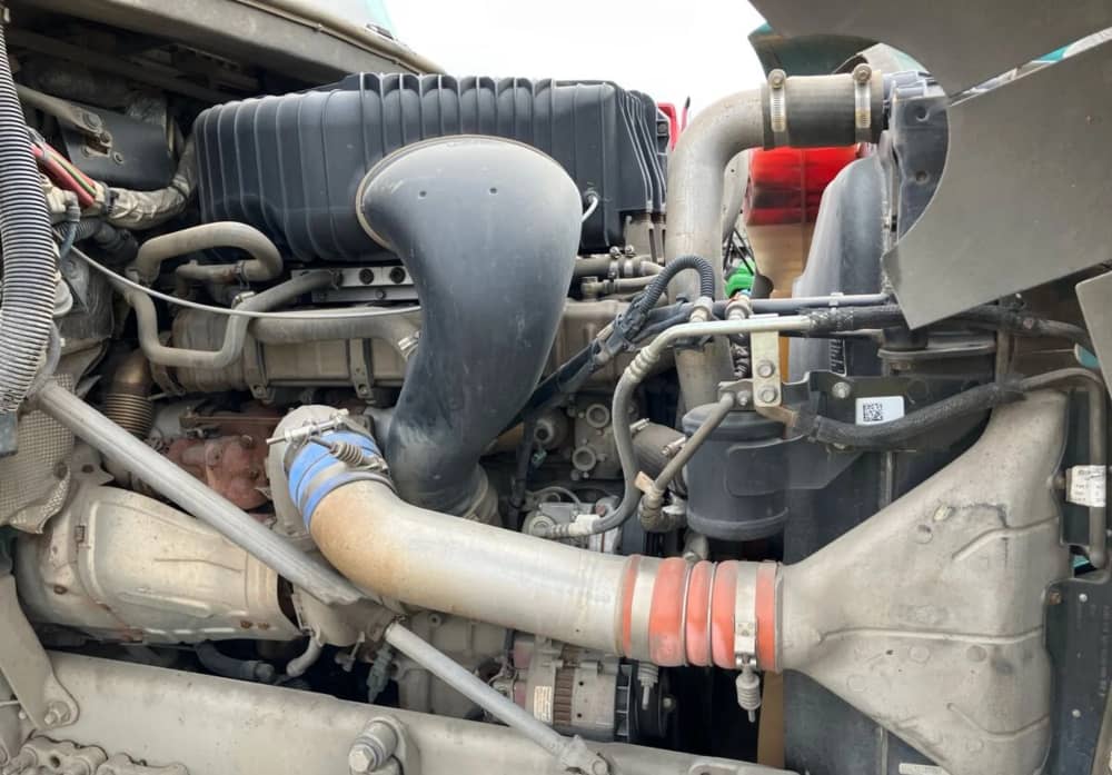 **Wrecking** 2019 Freightliner Coronado 114 - Image 18