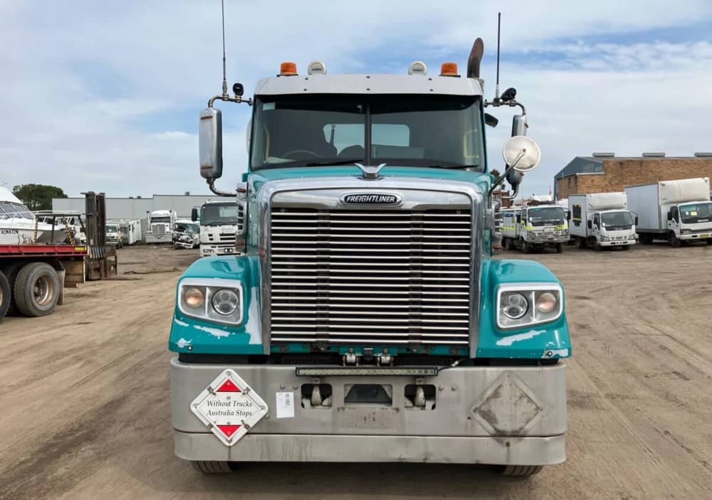 **Wrecking** 2019 Freightliner Coronado 114 - Image 26